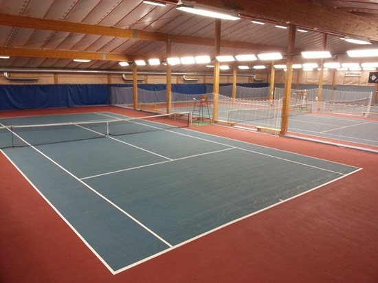 image: Underhåll av tennisbanorna i april!